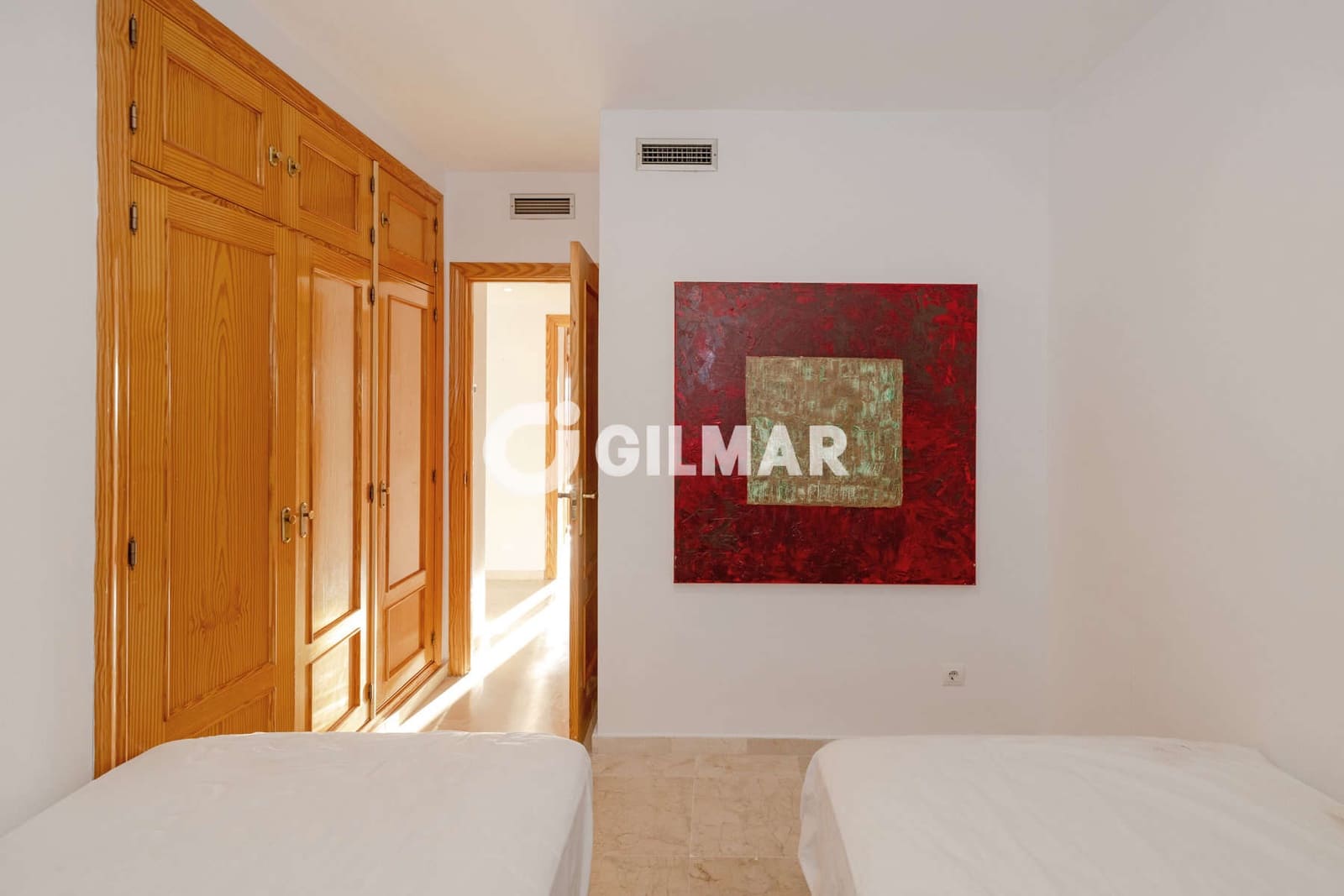 2 quarto Apartamento para venda em Estepona com piscina garagem - 292 000 € (Ref: 10136591)