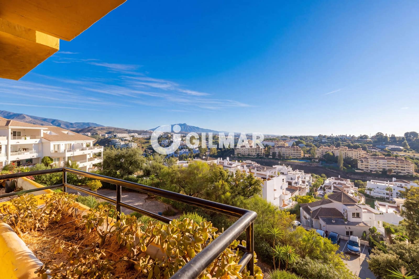 2 quarto Apartamento para venda em Estepona com piscina garagem - 292 000 € (Ref: 10136591)