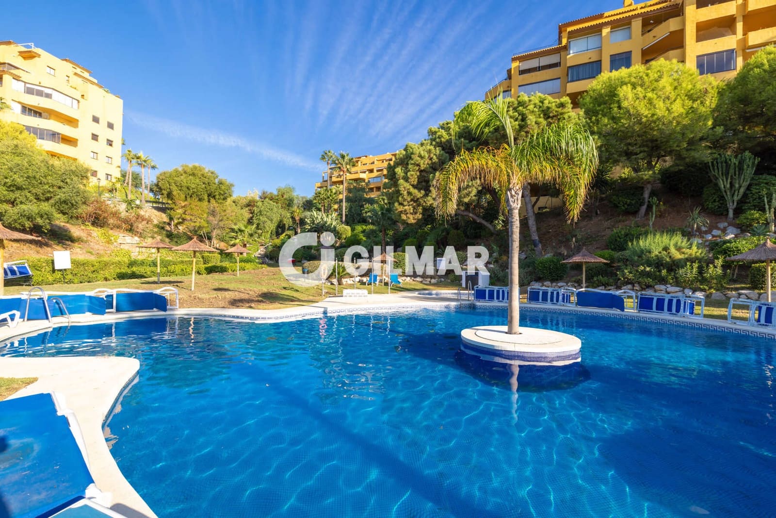 2 quarto Apartamento para venda em Estepona com piscina garagem - 292 000 € (Ref: 10136591)