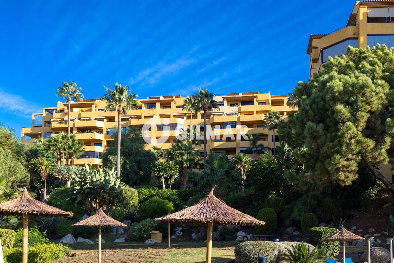 2 quarto Apartamento para venda em Estepona com piscina garagem - 292 000 € (Ref: 10136591)