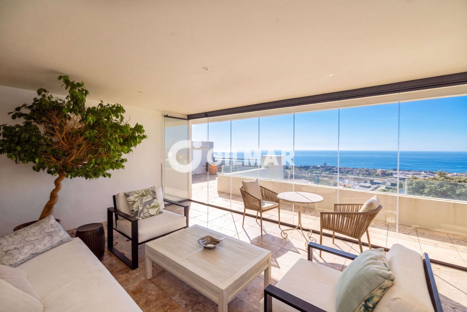 3 sypialnia Mieszkanie na sprzedaż w Marbella z basenem garażem - 880 000 € (Ref: 10136592)