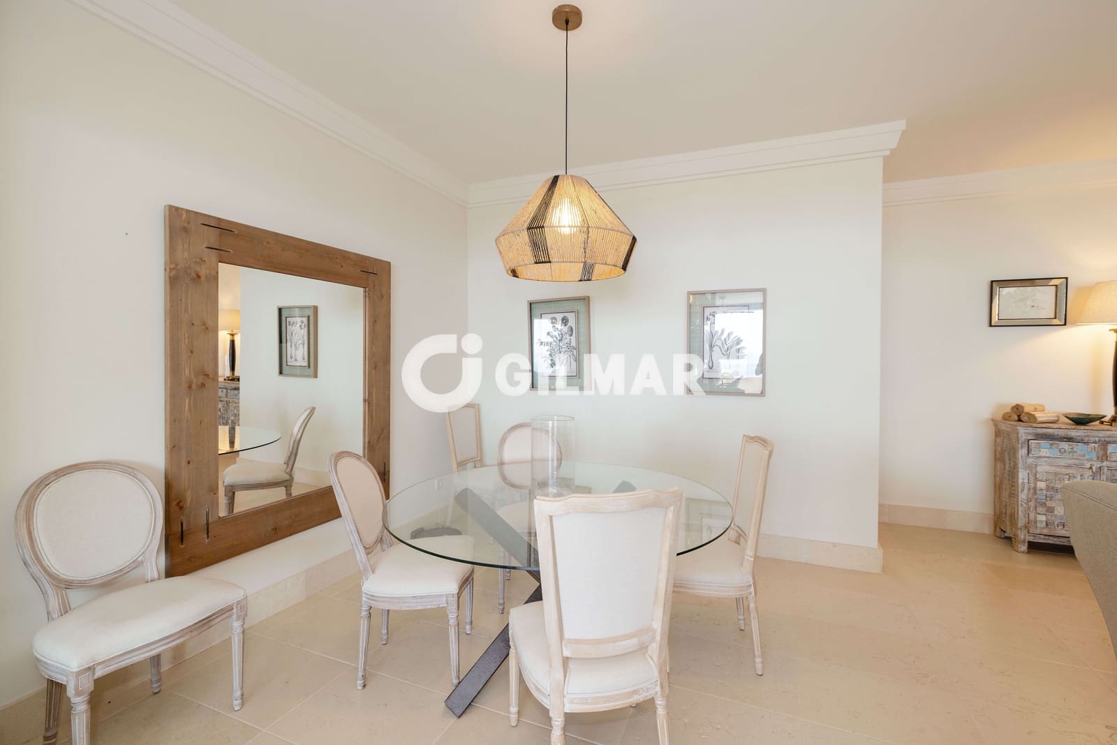 3 sypialnia Mieszkanie na sprzedaż w Marbella z basenem garażem - 880 000 € (Ref: 10136592)