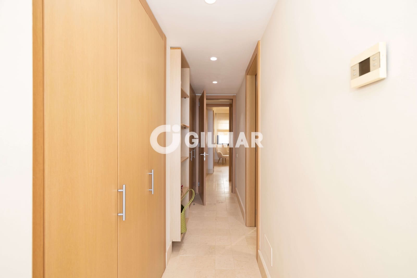 3 sypialnia Mieszkanie na sprzedaż w Marbella z basenem garażem - 880 000 € (Ref: 10136592)