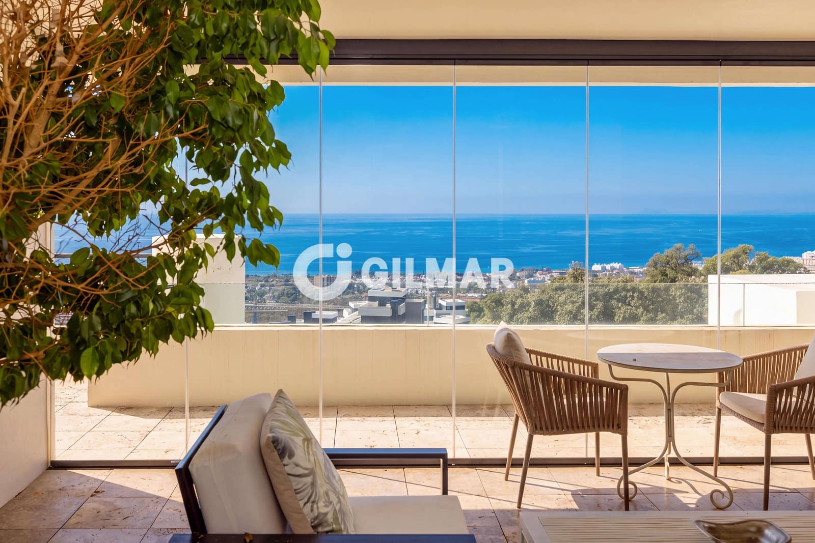 3 sypialnia Mieszkanie na sprzedaż w Marbella z basenem garażem - 880 000 € (Ref: 10136592)