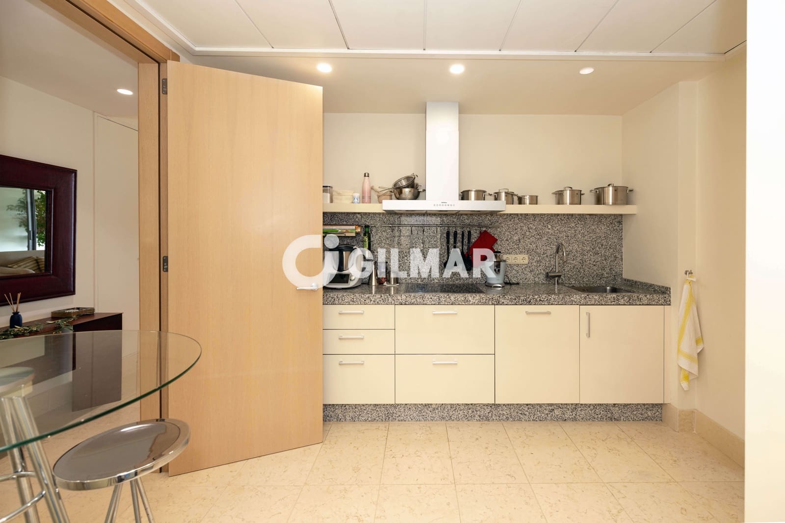 3 sypialnia Mieszkanie na sprzedaż w Marbella z basenem garażem - 880 000 € (Ref: 10136592)