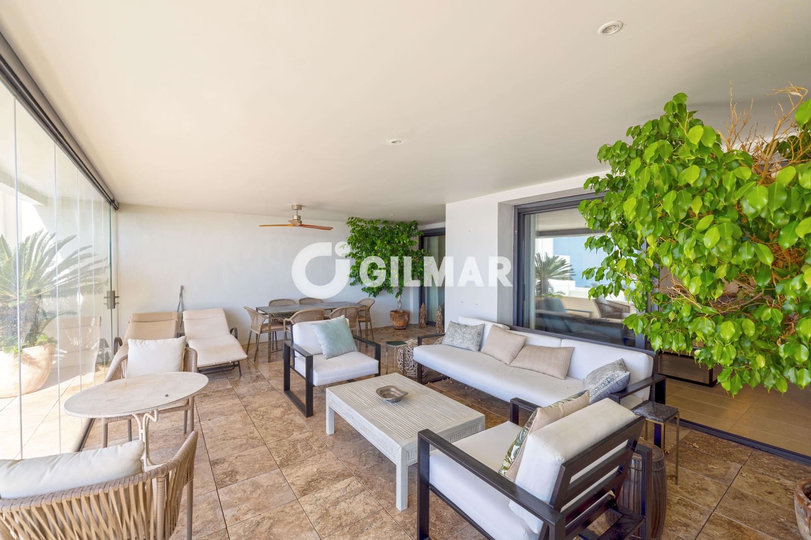 3 sypialnia Mieszkanie na sprzedaż w Marbella z basenem garażem - 880 000 € (Ref: 10136592)