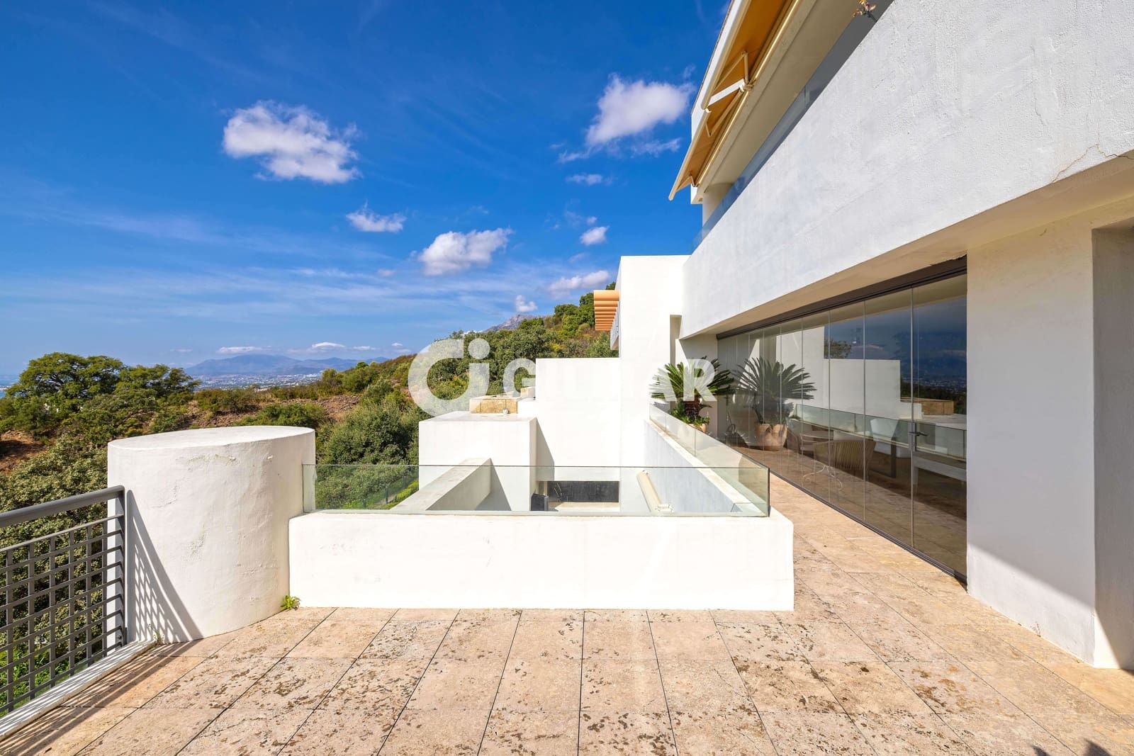 3 sypialnia Mieszkanie na sprzedaż w Marbella z basenem garażem - 880 000 € (Ref: 10136592)