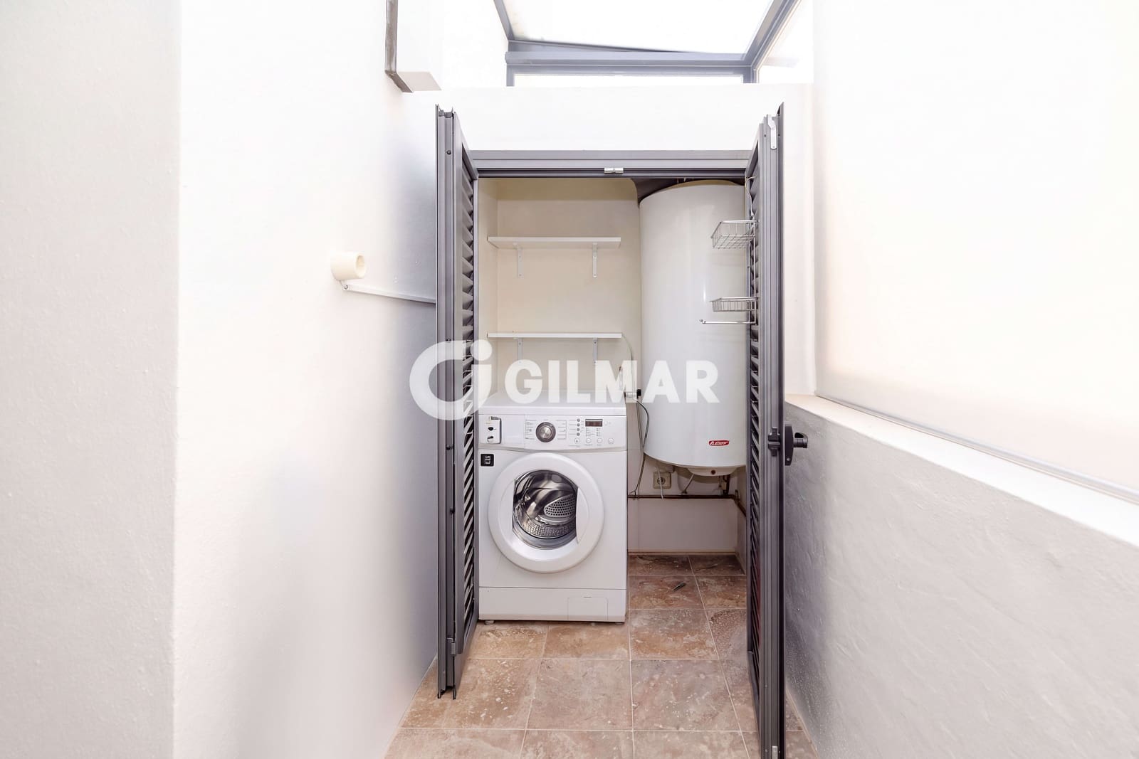3 sypialnia Mieszkanie na sprzedaż w Marbella z basenem garażem - 880 000 € (Ref: 10136592)