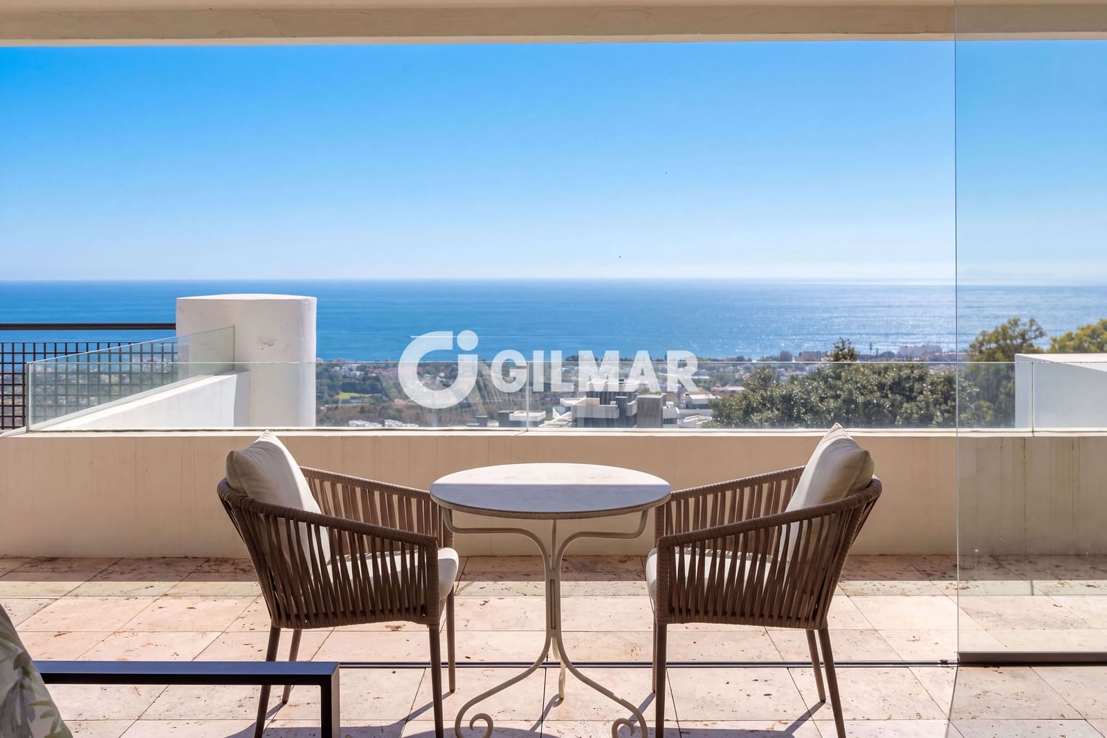 3 sypialnia Mieszkanie na sprzedaż w Marbella z basenem garażem - 880 000 € (Ref: 10136592)