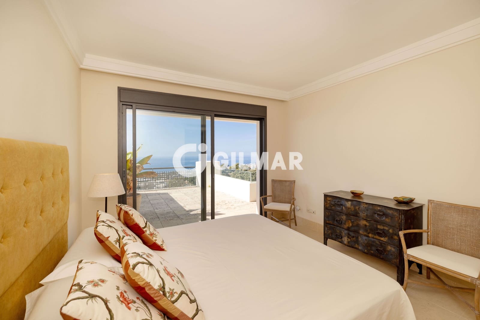 3 sypialnia Mieszkanie na sprzedaż w Marbella z basenem garażem - 880 000 € (Ref: 10136592)