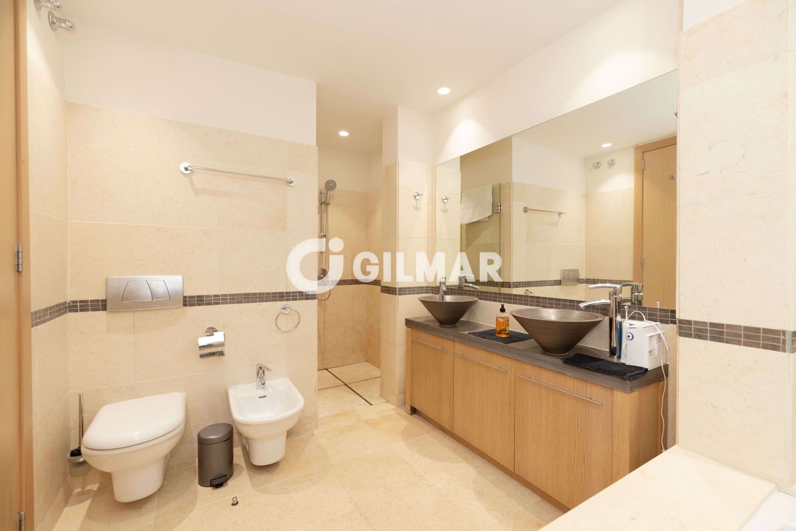 3 sypialnia Mieszkanie na sprzedaż w Marbella z basenem garażem - 880 000 € (Ref: 10136592)