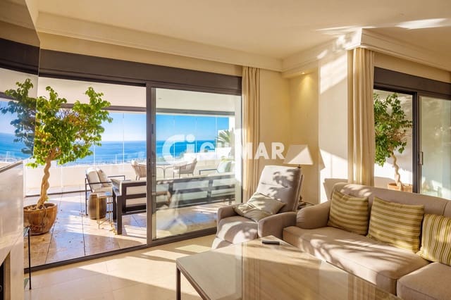 3 sypialnia Mieszkanie na sprzedaż w Alto de los Monteros, Marbella z basenem garażem - 880 000 € (Ref: 10136592)