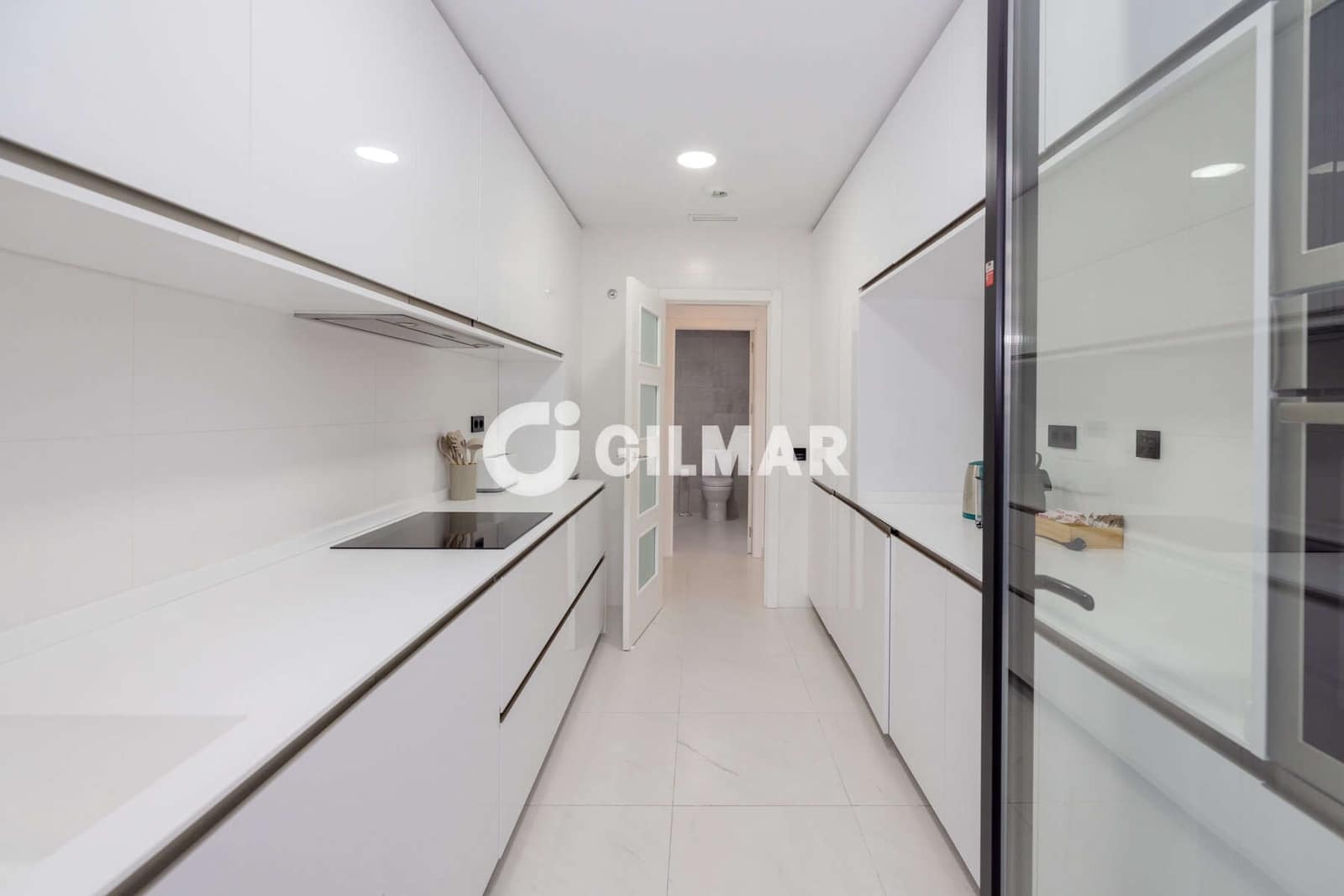 2 bedroom Flat for sale in Estepona with pool garage - € 545,000 (Ref: 10136741)