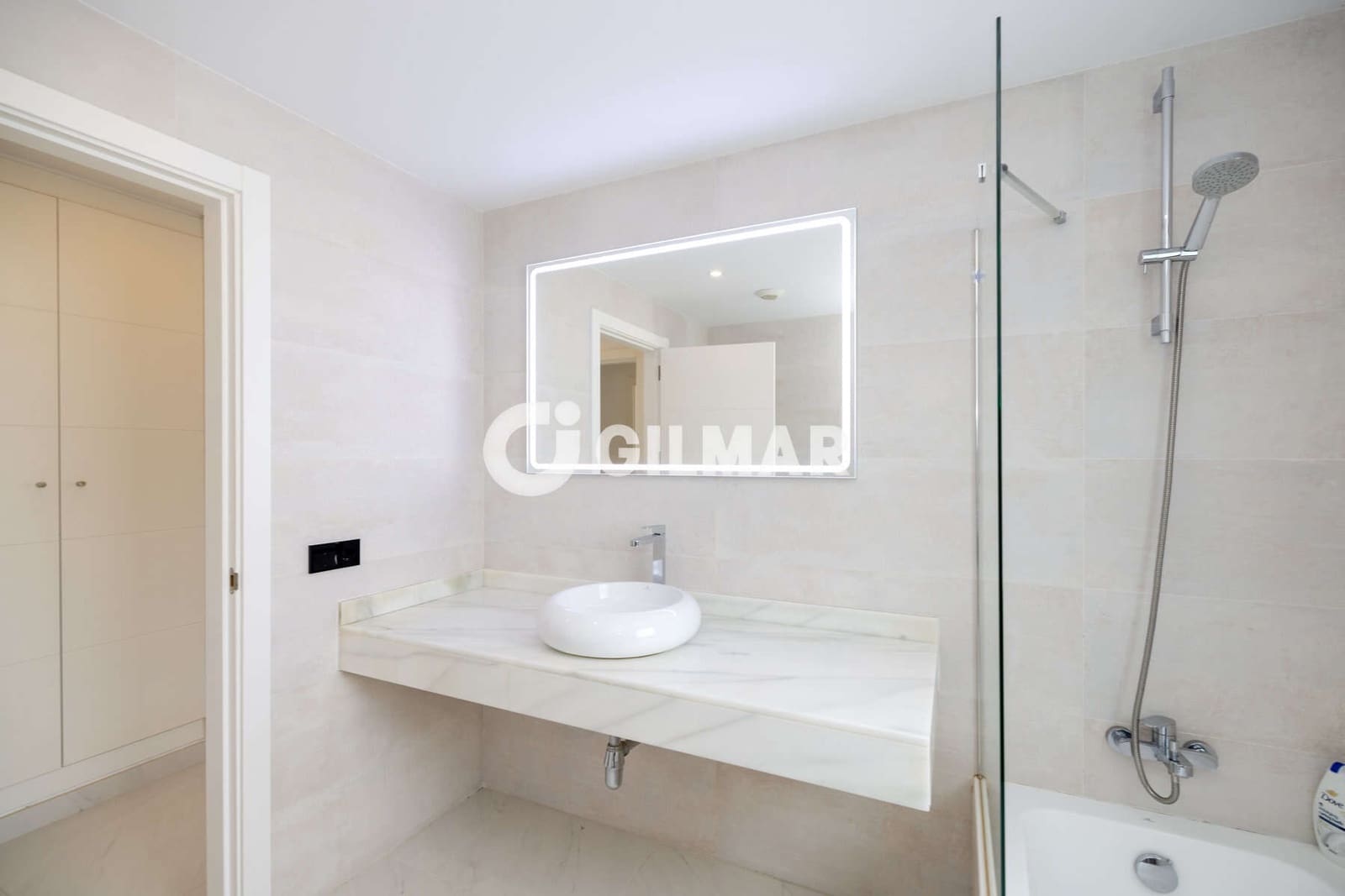 2 bedroom Flat for sale in Estepona with pool garage - € 545,000 (Ref: 10136741)