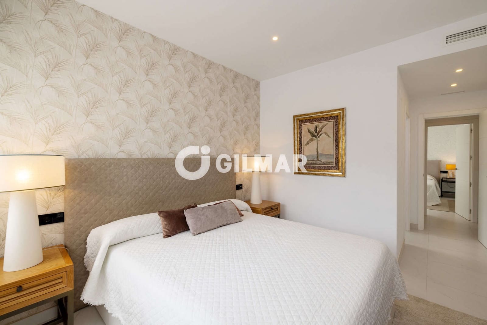 2 bedroom Flat for sale in Estepona with pool garage - € 545,000 (Ref: 10136741)