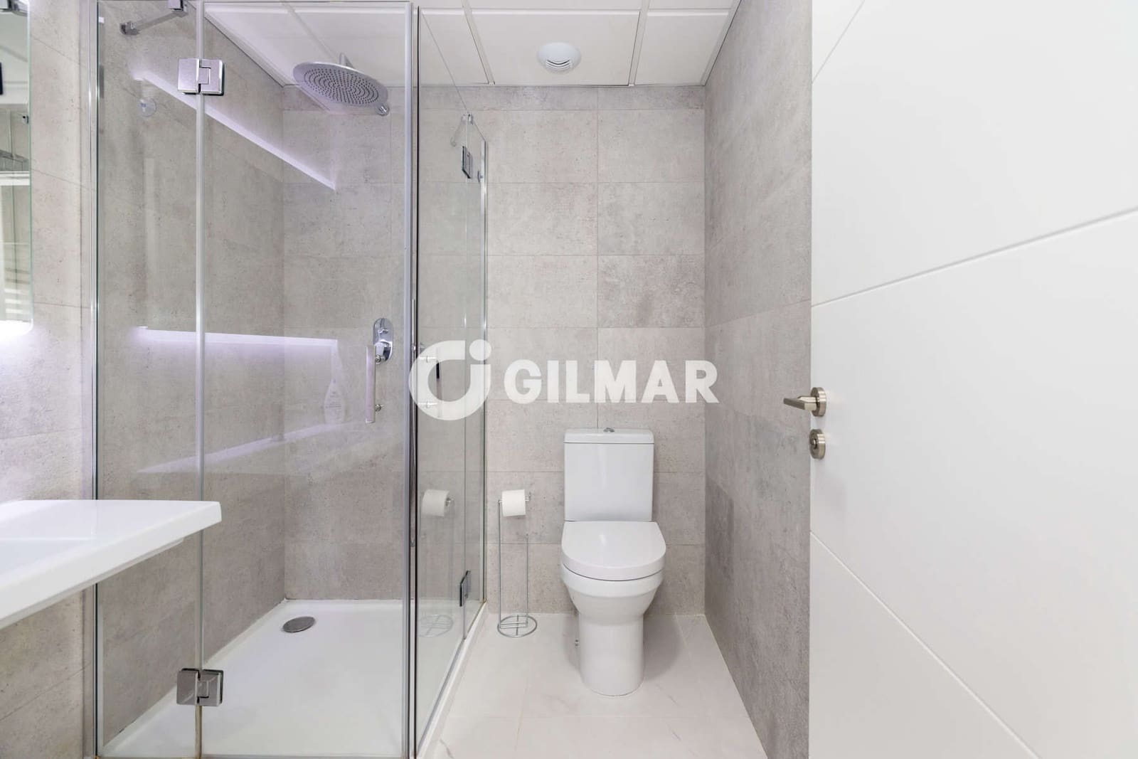 2 bedroom Flat for sale in Estepona with pool garage - € 545,000 (Ref: 10136741)