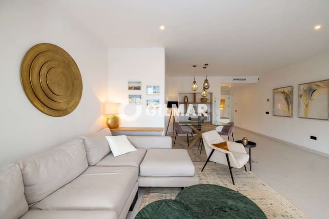 Piso de 2 habitaciones en Altos de Estepona, Estepona en venta con piscina garaje - 545.000 € (Ref: 10136741)