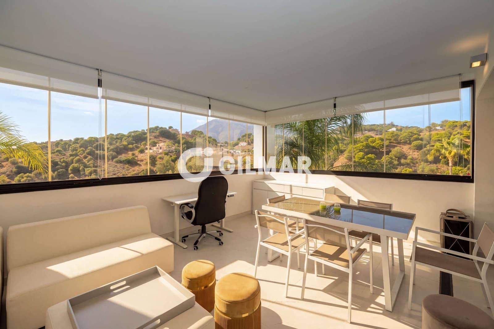 2 bedroom Flat for sale in Estepona with pool garage - € 545,000 (Ref: 10136741)