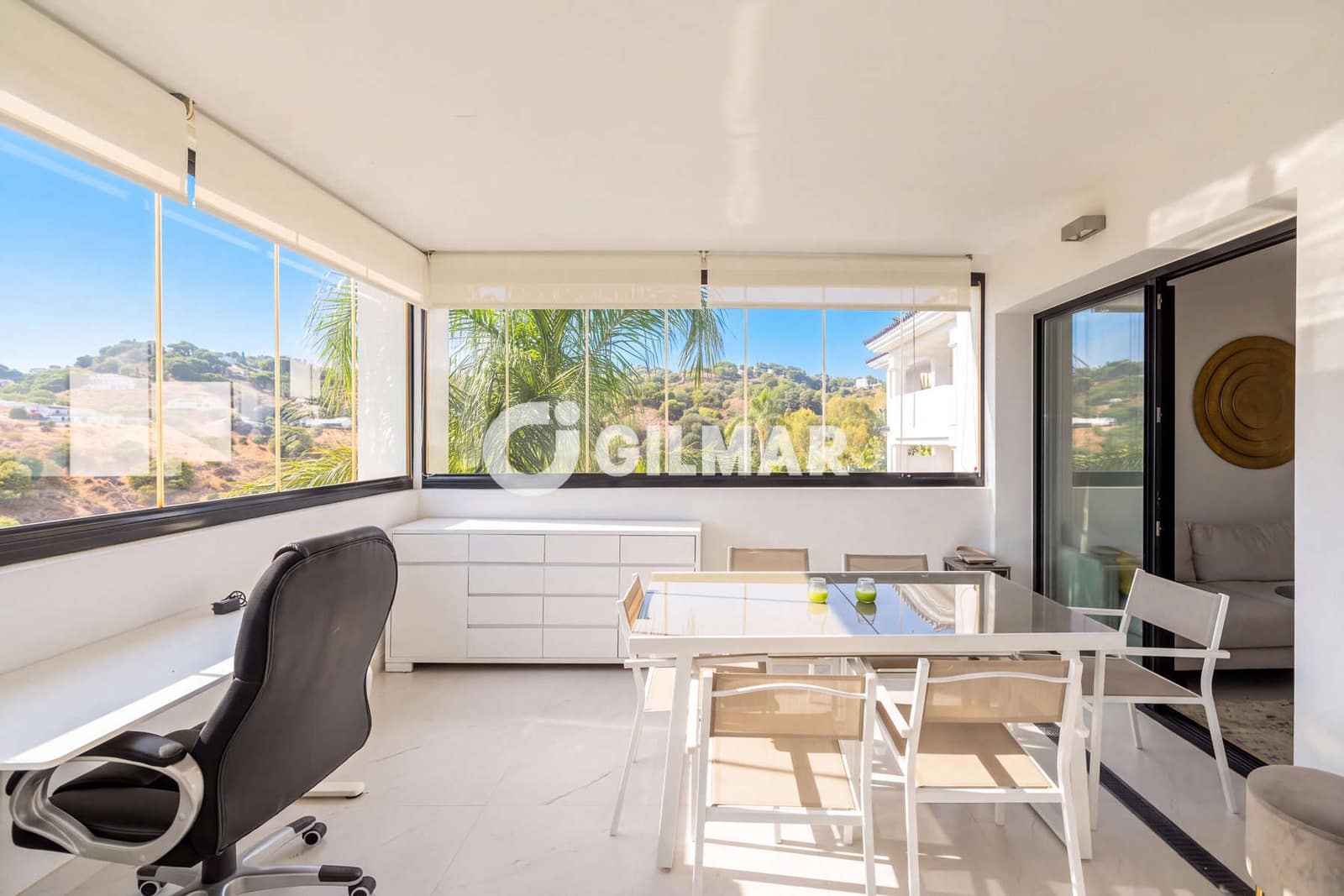 2 bedroom Flat for sale in Estepona with pool garage - € 545,000 (Ref: 10136741)
