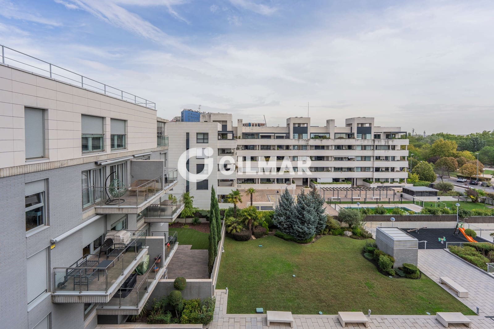 3 slaapkamer Penthouse te koop in Alcobendas met zwembad garage - € 1.070.000 (Ref: 10140198)