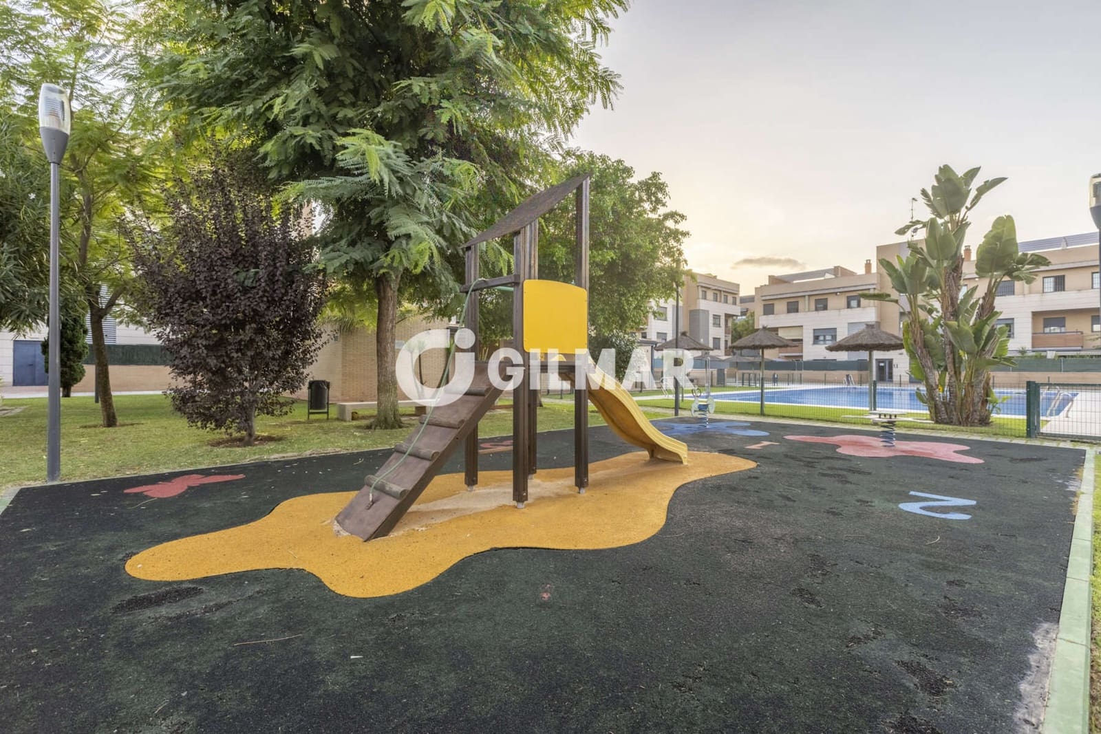 2 camera da letto Attico in vendita in Camas con piscina garage - 299.000 € (Rif: 10140200)