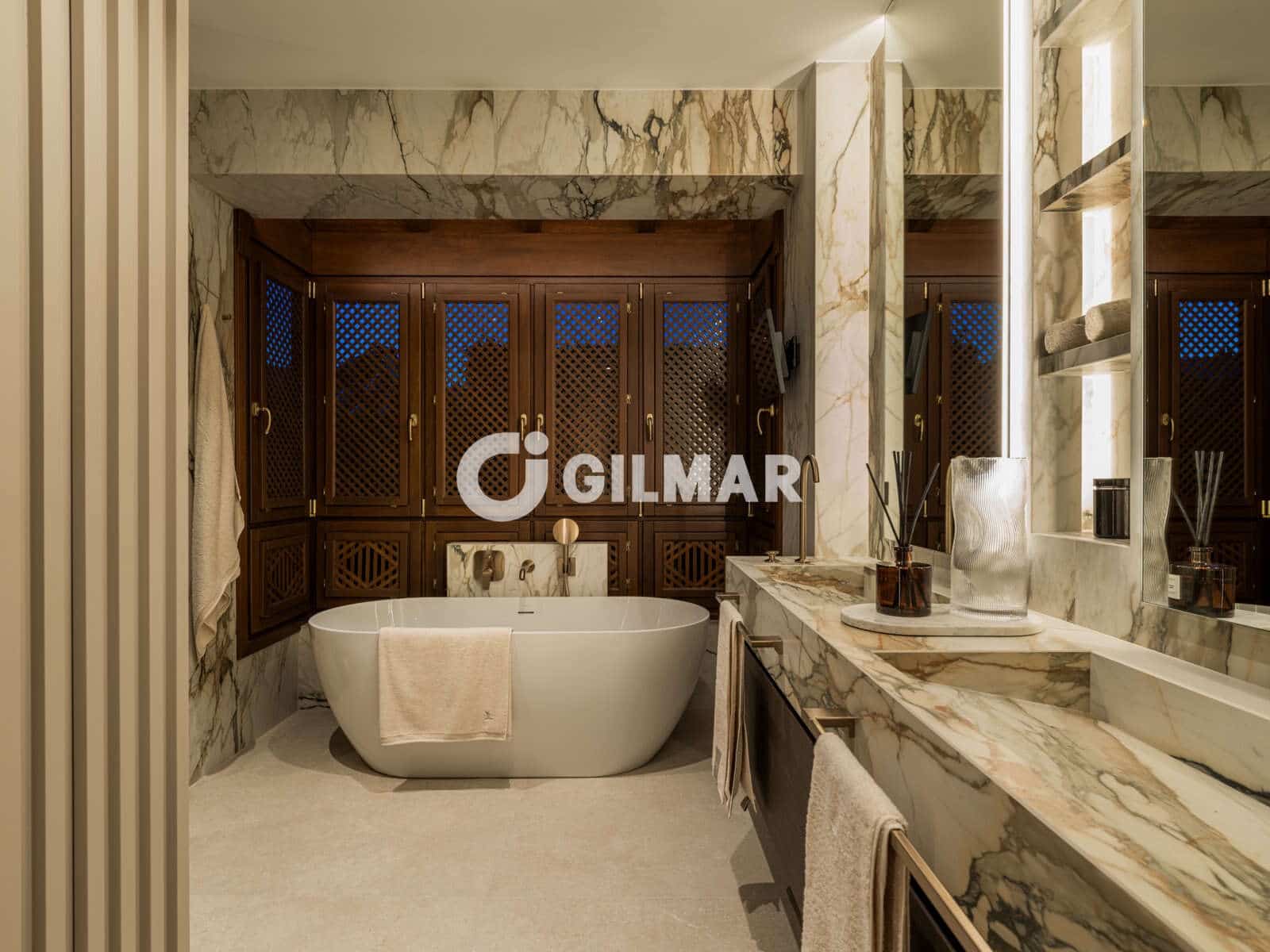 3 camera da letto Attico in vendita in New Golden Mile con piscina garage - 4.995.000 € (Rif: 10141803)