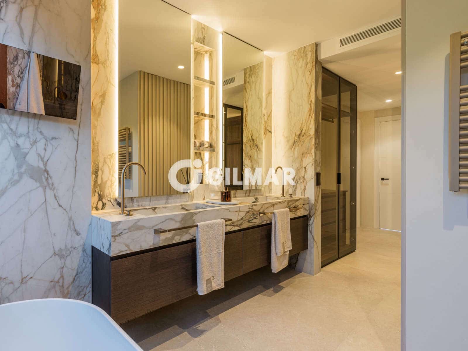 3 camera da letto Attico in vendita in New Golden Mile con piscina garage - 4.995.000 € (Rif: 10141803)