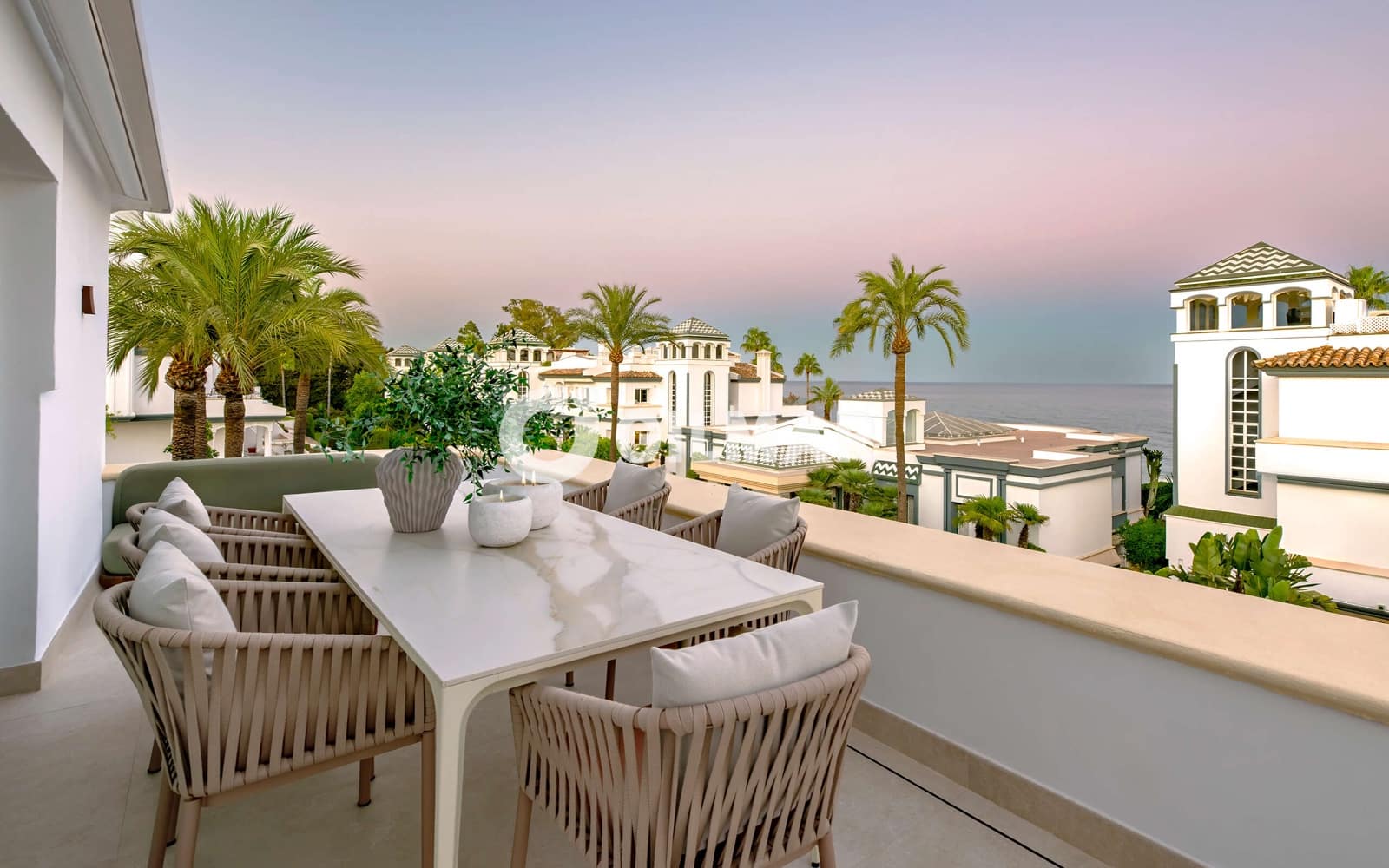 3 bedroom Penthouse for sale in Estepona with pool garage - € 2,495,000 (Ref: 10141804)