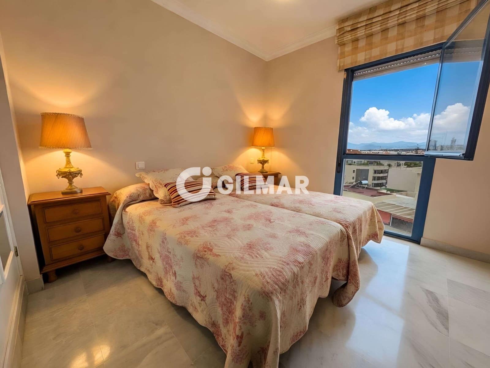 3 bedroom Flat for sale in Marbella with pool garage - € 750,000 (Ref: 10145084)