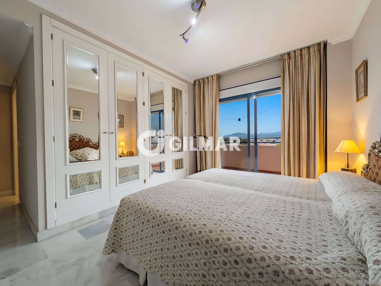 3 bedroom Flat for sale in Marbella with pool garage - € 750,000 (Ref: 10145084)