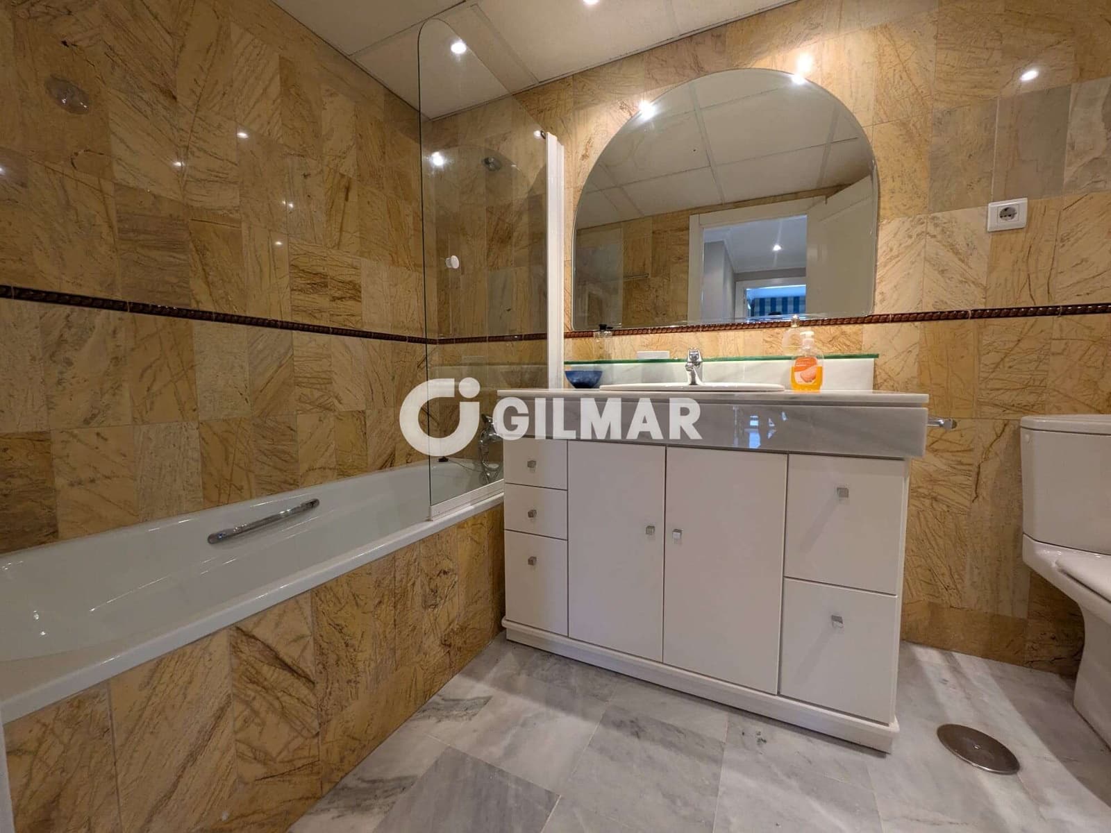 3 bedroom Flat for sale in Marbella with pool garage - € 750,000 (Ref: 10145084)