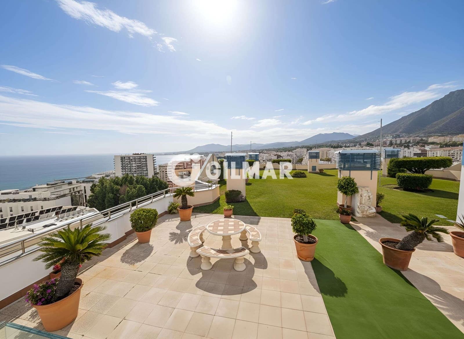 3 bedroom Flat for sale in Marbella with pool garage - € 750,000 (Ref: 10145084)