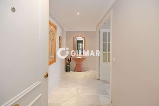 3 makuuhuone Asunto myytävänä paikassa Casco Antiguo, Marbella mukana uima-altaan 
autotalli - 750 000 € (Ref: 10145084)