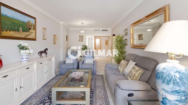 Piso de 3 habitaciones en Casco Antiguo, Marbella en venta con piscina garaje - 750.000 € (Ref: 10145084)