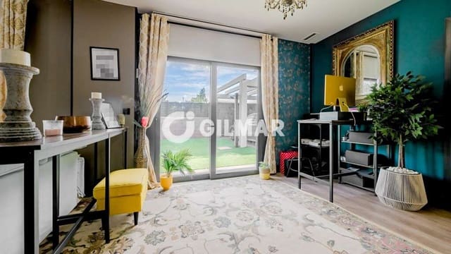4 soveværelse Semi-Rækkehus til salg i Jerez de la Frontera med swimmingpool garage - € 569.000 (Ref: 10154351)