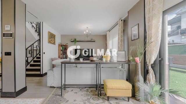 4 soveværelse Semi-Rækkehus til salg i Jerez de la Frontera med swimmingpool garage - € 569.000 (Ref: 10154351)