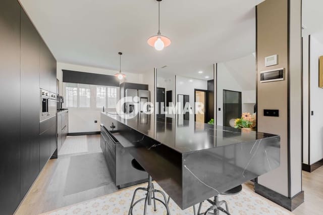 4 sypialnia Dom blizniak na sprzedaż w Jerez de la Frontera z basenem garażem - 569 000 € (Ref: 10154351)