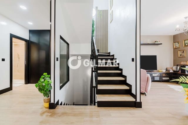 4 sypialnia Dom blizniak na sprzedaż w Jerez de la Frontera z basenem garażem - 569 000 € (Ref: 10154351)