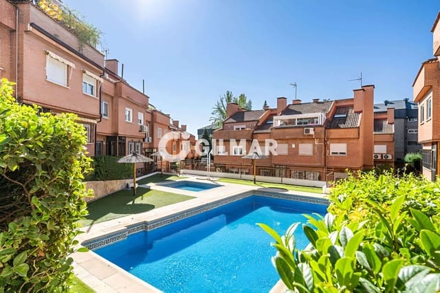3 camera da letto Villetta a Schiera in vendita in Majadahonda con piscina garage - 680.000 € (Rif: 10155911)