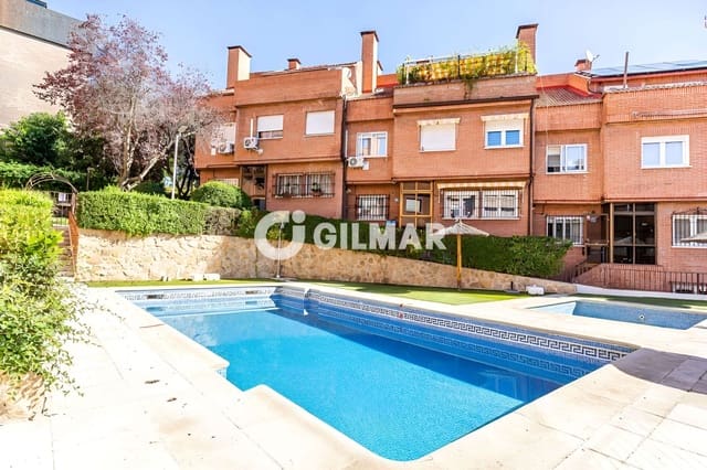 3 camera da letto Villetta a Schiera in vendita in Majadahonda con piscina garage - 680.000 € (Rif: 10155911)