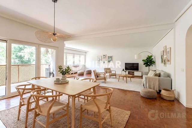 4 soverom Leilighet til salgs i Valdezarza, Madrid by med svømmebasseng garasje - € 1 350 000 (Ref: 10156830)