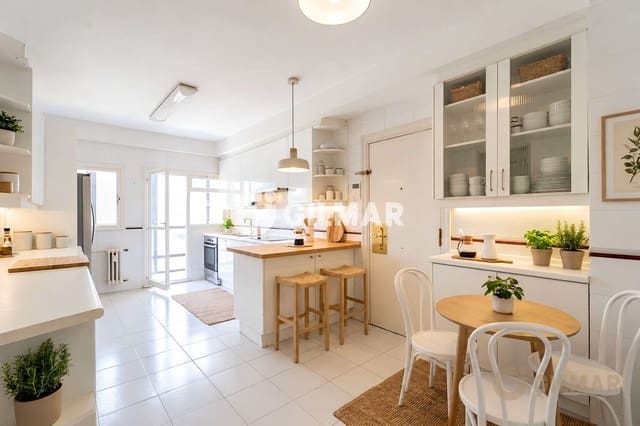 4 soverom Leilighet til salgs i Valdezarza, Madrid by med svømmebasseng garasje - € 1 350 000 (Ref: 10156830)