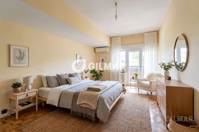 4 soverom Leilighet til salgs i Valdezarza, Madrid by med svømmebasseng garasje - € 1 350 000 (Ref: 10156830)