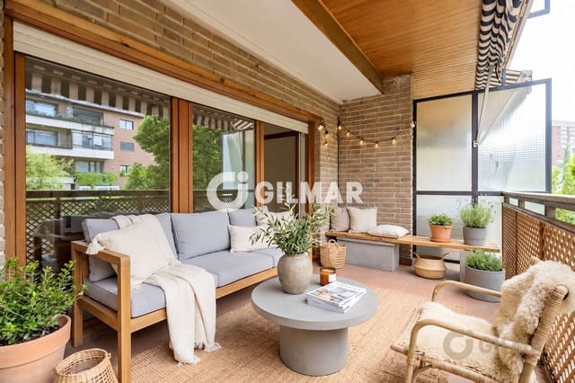 4 soverom Leilighet til salgs i Valdezarza, Madrid by med svømmebasseng garasje - € 1 350 000 (Ref: 10156830)