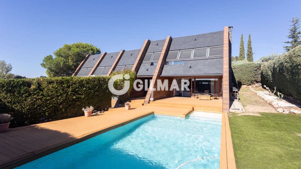 4 bedroom Villa for sale in Valdemorillo with pool garage - € 980,000 (Ref: 10156956)