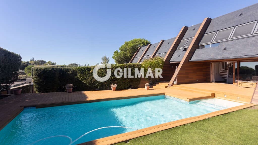 4 bedroom Villa for sale in Valdemorillo with pool garage - € 980,000 (Ref: 10156956)