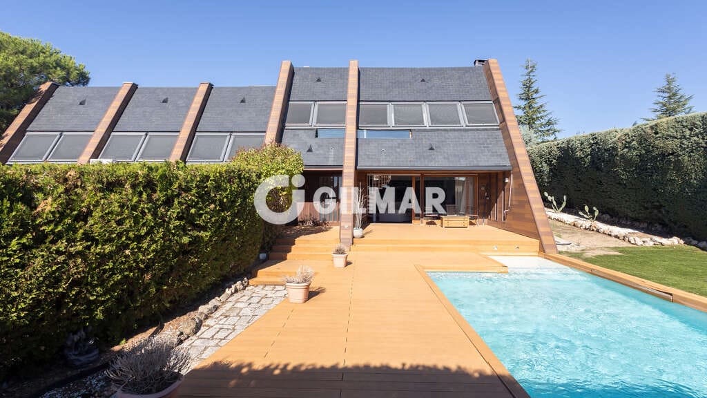 4 bedroom Villa for sale in Valdemorillo with pool garage - € 980,000 (Ref: 10156956)