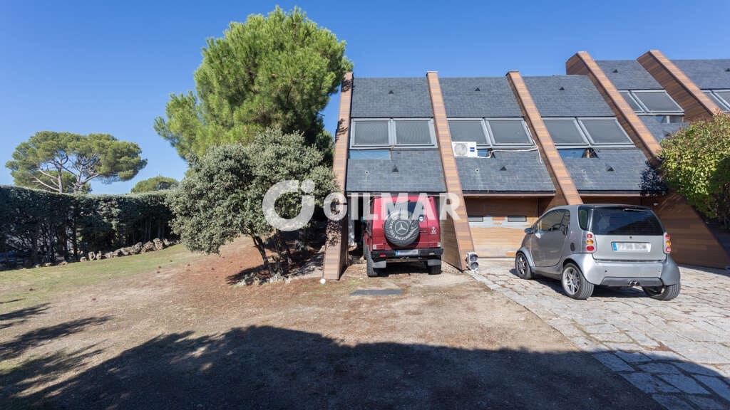 4 bedroom Villa for sale in Valdemorillo with pool garage - € 980,000 (Ref: 10156956)