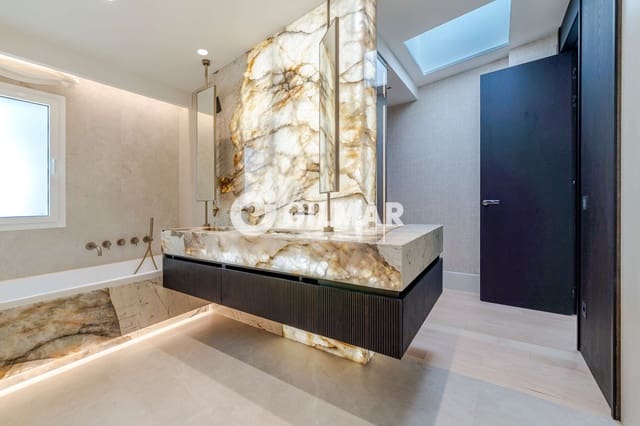 2 makuuhuone Kattohuoneisto myytävänä paikassa Recoletos, Madrid kaupunki - 4 600 000 € (Ref: 10156957)