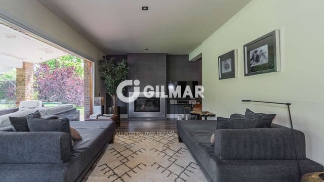4 soverom Villa til salgs i La Moraleja, Alcobendas med svømmebasseng garasje - € 4 250 000 (Ref: 10158733)
